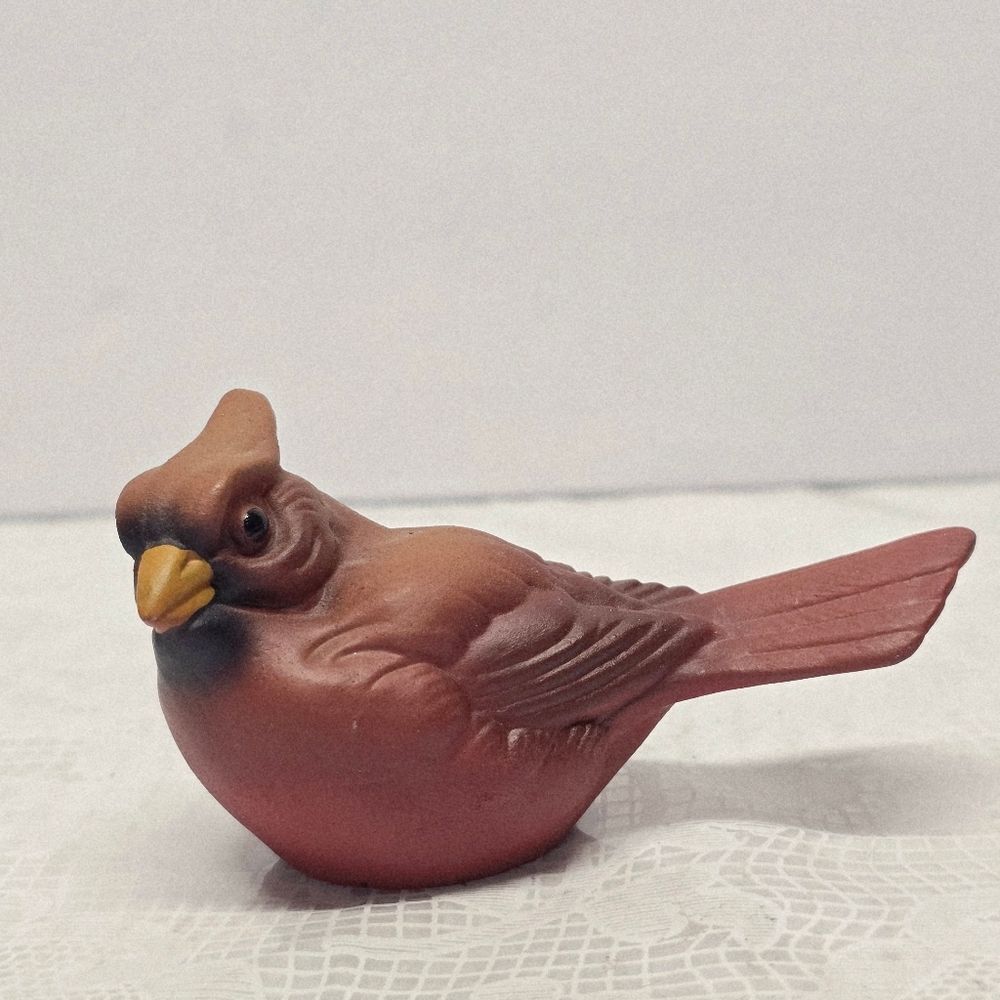 United States Commemorative Cardinal Bird Fine Porcelain Collectible Figurine